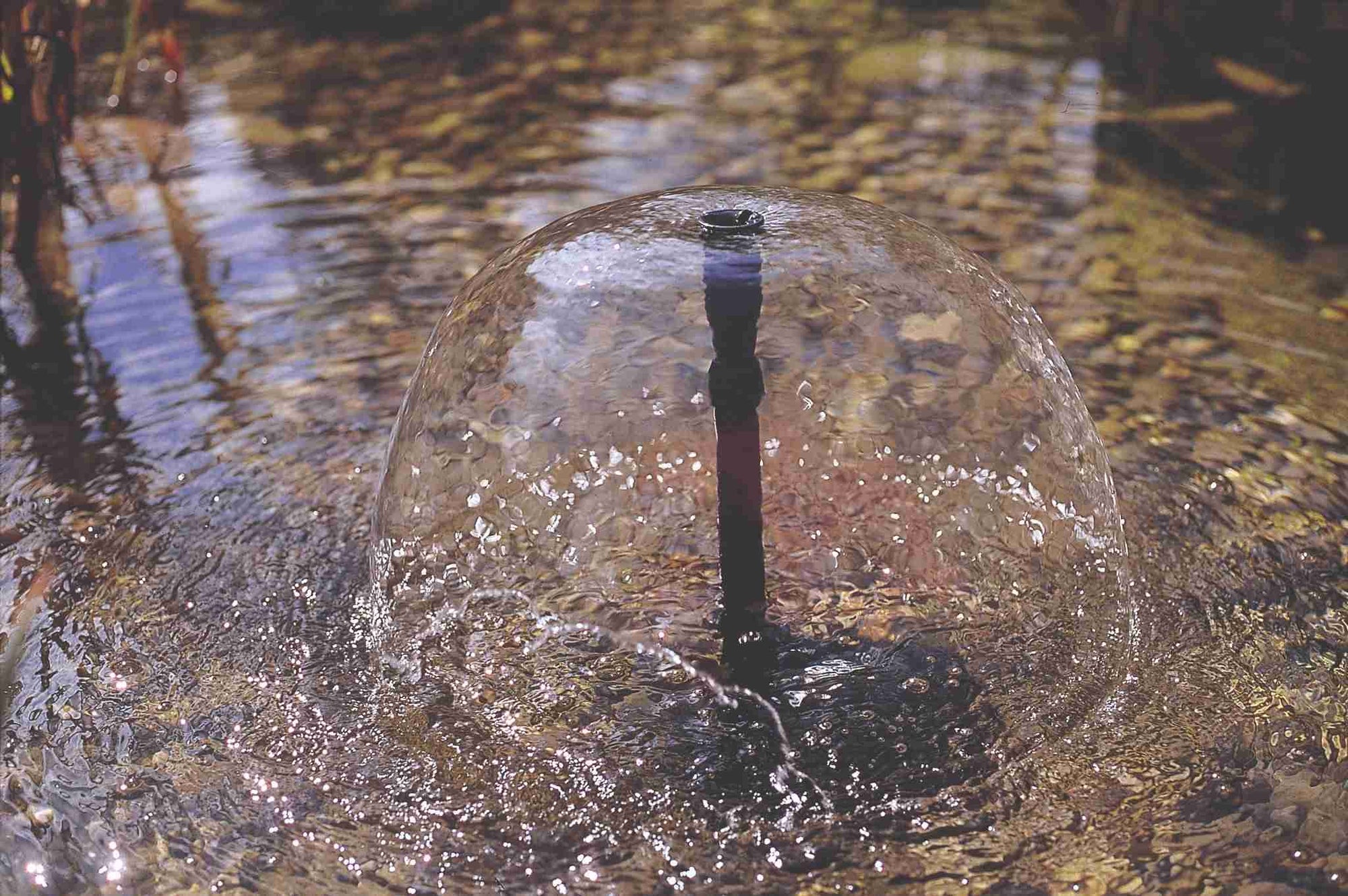 Teichzubehör Springbrunnen in einem Teich