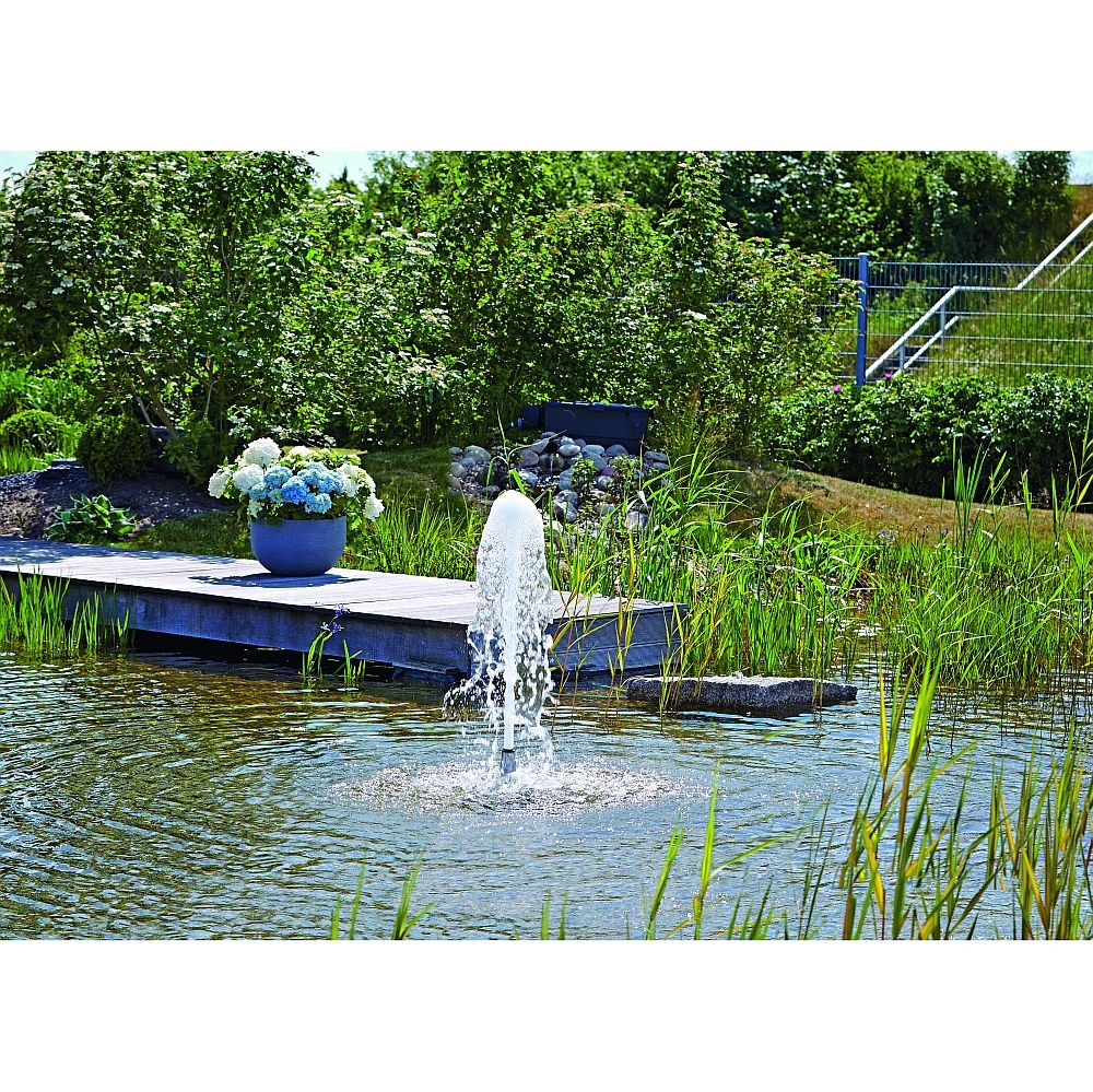 Oase Aquarius Universal Premium im Teich